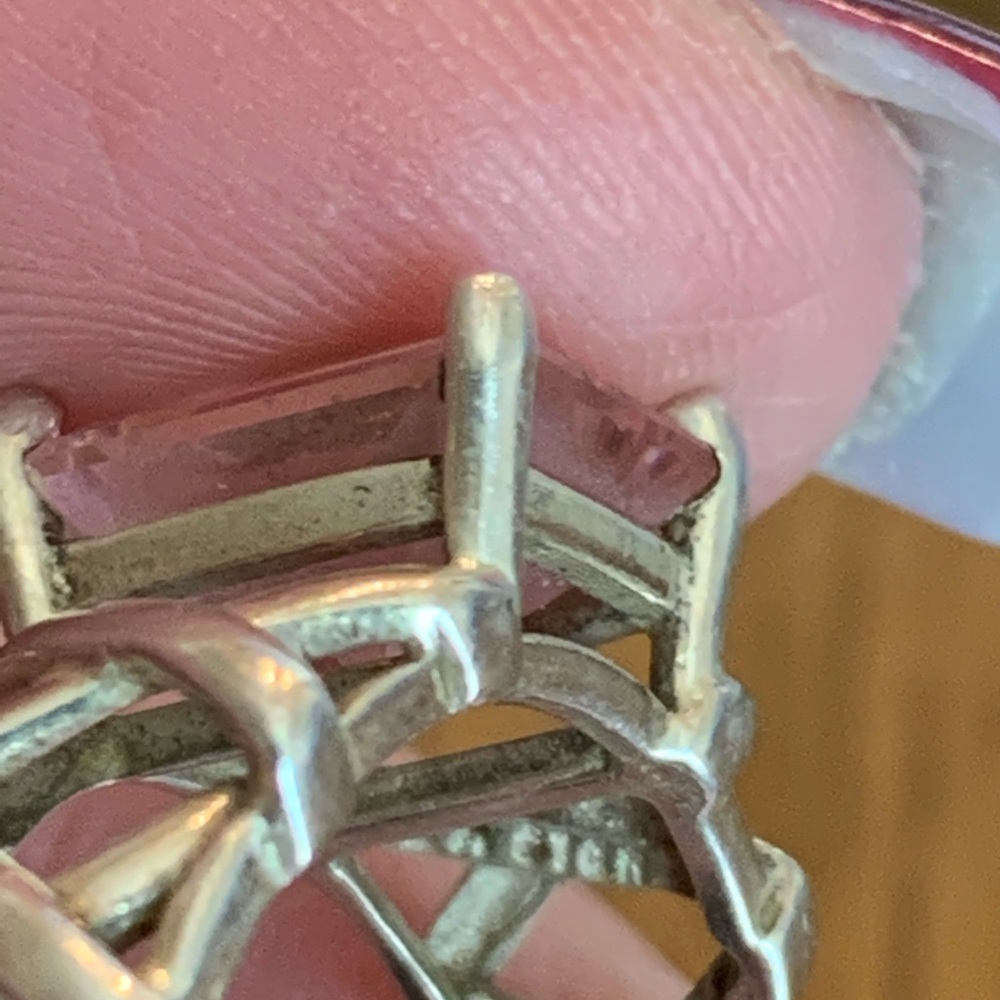 Beautiful sterling silver ring with square pink CZ - Picture 9 of 9